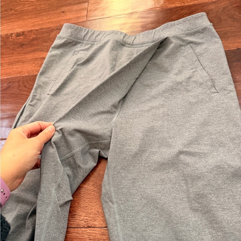 Lululemon Athletica Gray Capris - Picture 2 of 4